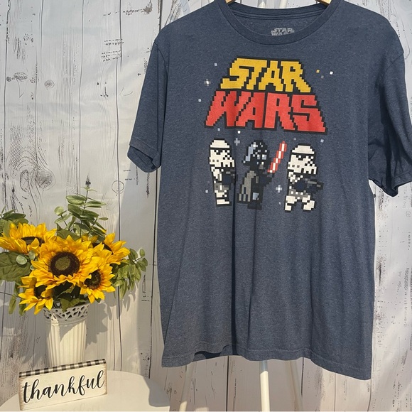 Star Wars Mens Tee Pixel Darth Vader Sz L Preowned - Picture 1 of 3